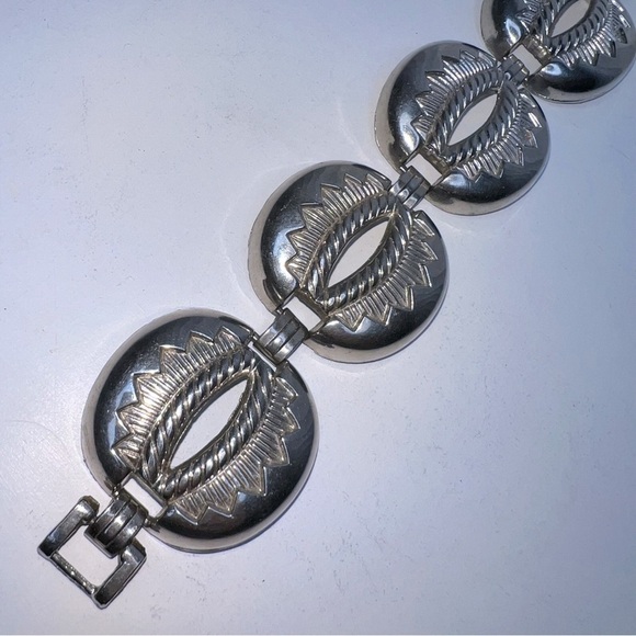 Western Native Tribal Engraved Bracelet - Picture 2 of 3